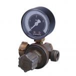 Détendeur réglable propane haute pression avec manomètre 8kg/h - 0 à 3 bar - entrée écrou bouteille - sortie M20x150 - Gurtner